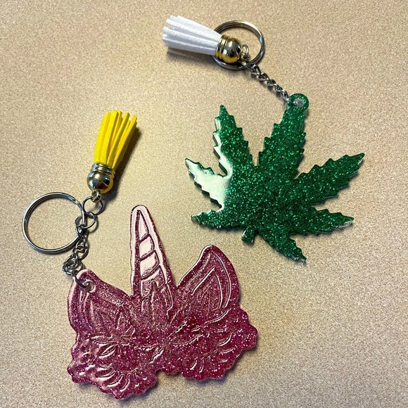 Handmade Pot Leaf Keychains - Picture 1 of 6